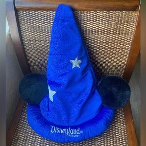Official Disneyland Resort Mickey hat.